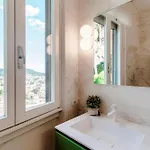 Apartmán 150 Steps To Heaven - By Myhomeincomo