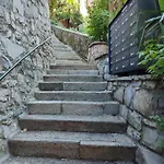 150 Steps To Heaven - By Myhomeincomo Apartment