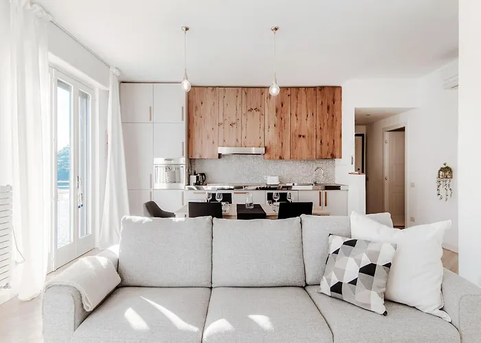 Апартаменты 150 Steps To Heaven - By Myhomeincomo *