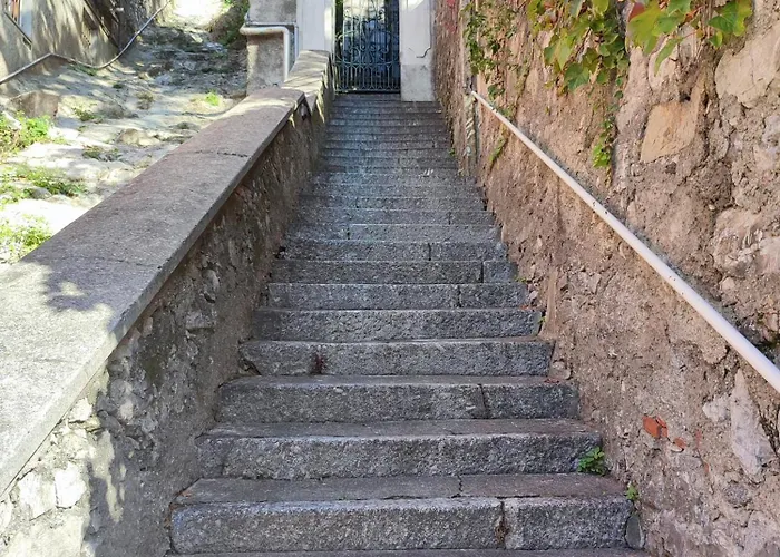 150 Steps To Heaven - By Myhomeincomo דירה קומו